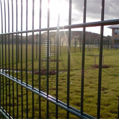 868 2D double welded metal fence / 656 double wire mesh fencing panel