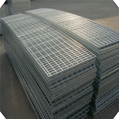 Serrated galvanized steel grating